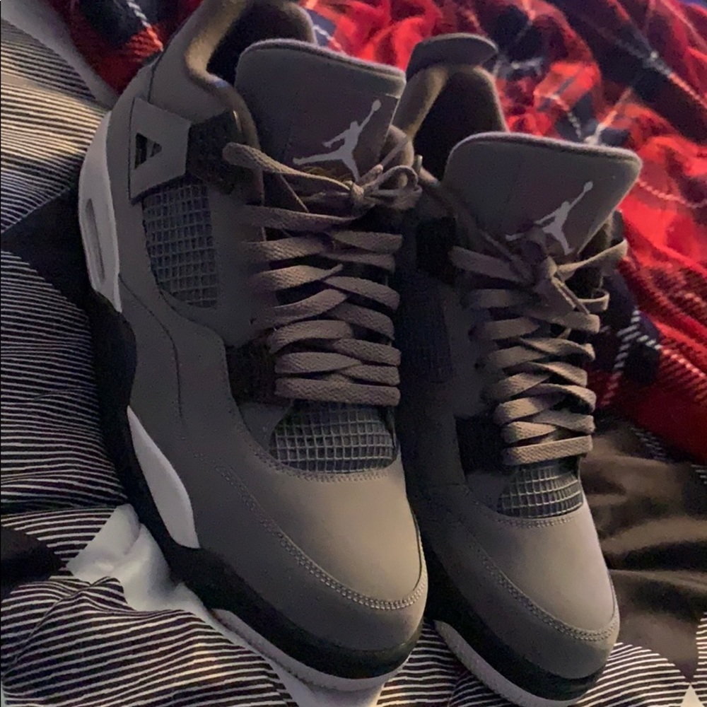 Air Jordan 4 Retro